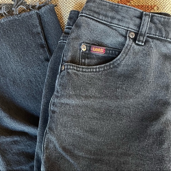 ☘️ 3/30- VINTAGE Black High Waisted Denim Mom Jeans LEE - Picture 2 of 6